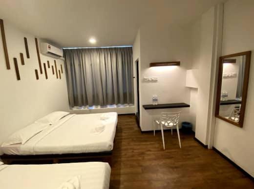 Kuching Hotel Екстериор снимка