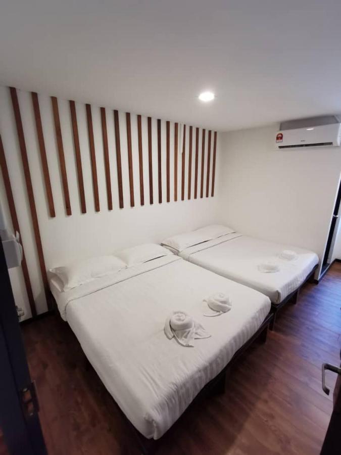 Kuching Hotel Екстериор снимка