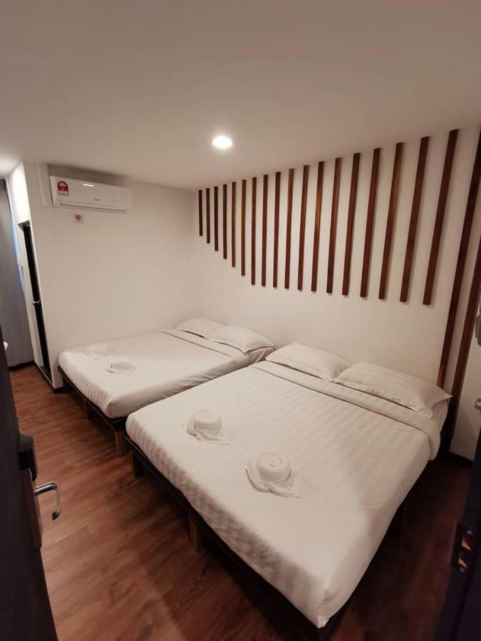 Kuching Hotel Екстериор снимка